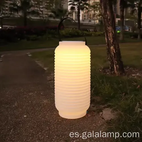 Altavoz Bluetooth de energía solar y combo de luz al aire libre